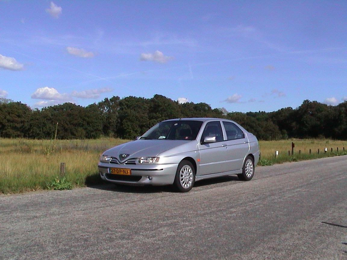 Fotky: Alfa Romeo 146 1.9 JTD (foto, obrazky)