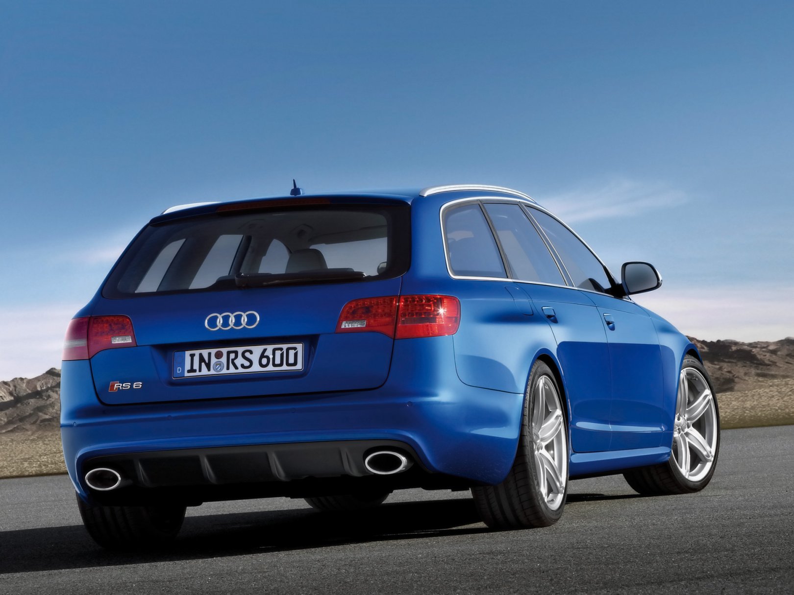 Foto: Audi RS 6 Avant Rear Angle (2008)